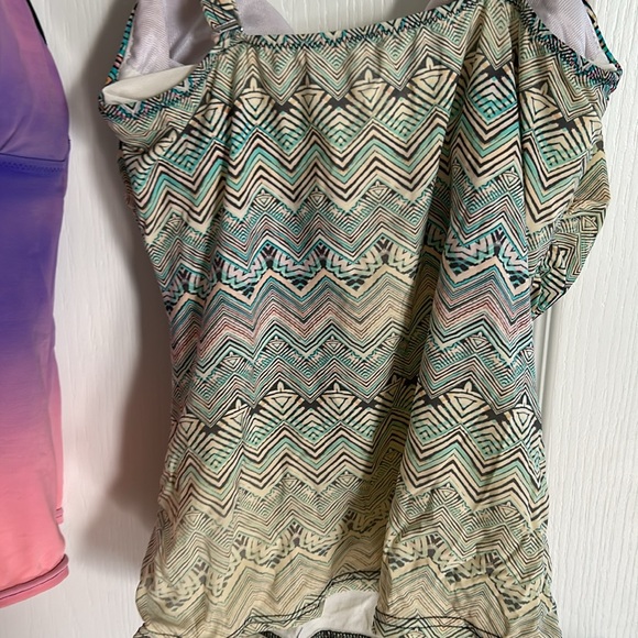 4- swimsuit tops , used ,Different brands , exposure,profile, jag, Anne Cole. - Picture 7 of 9